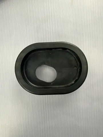 GROMMET