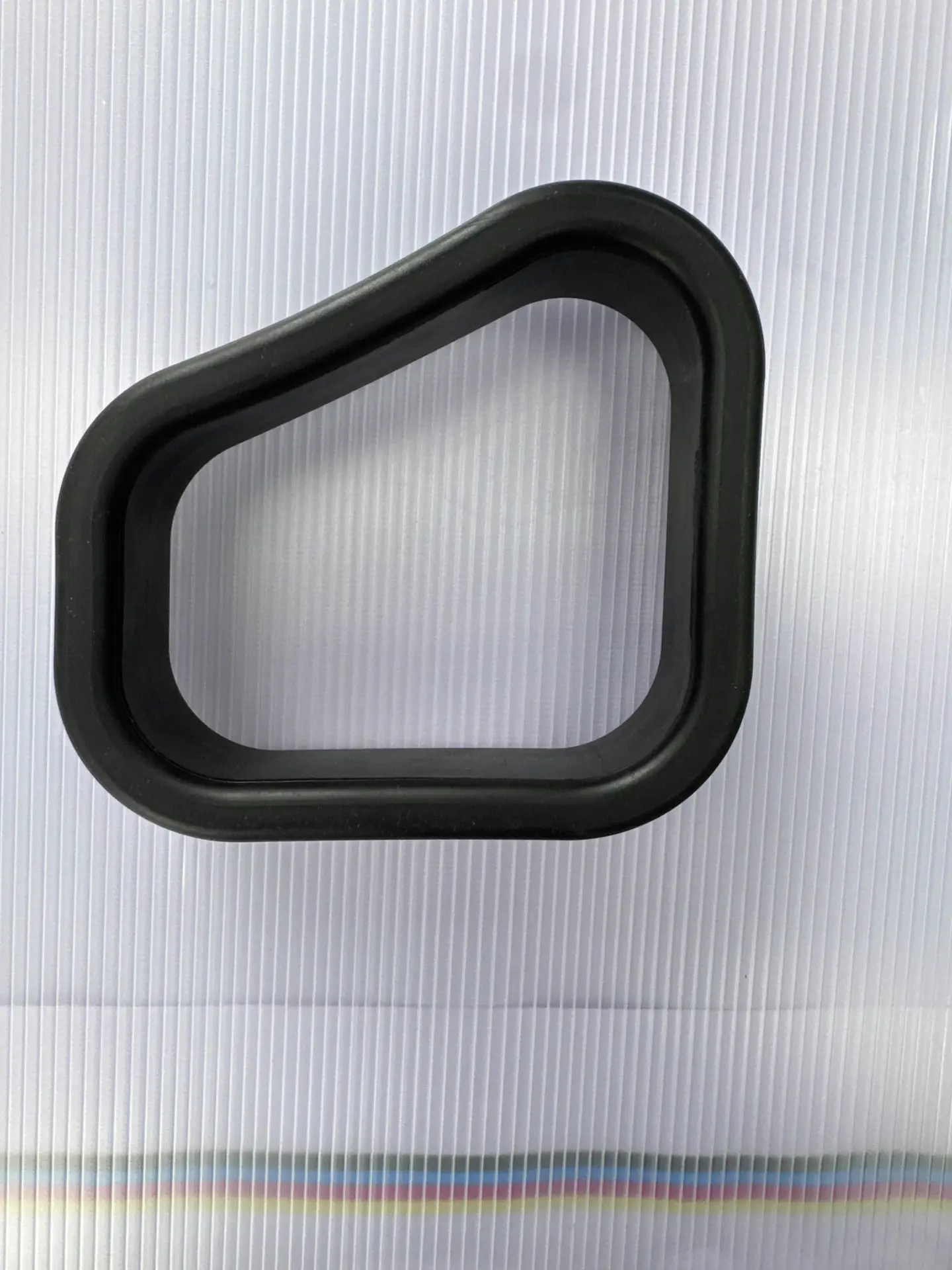 GROMMET