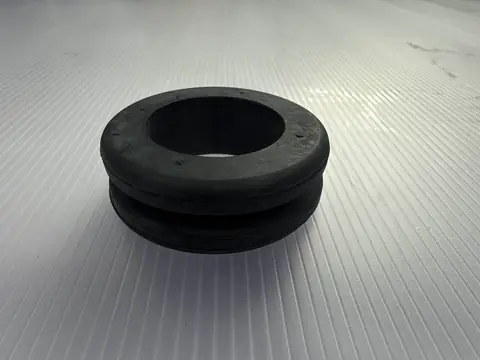 GROMMET
