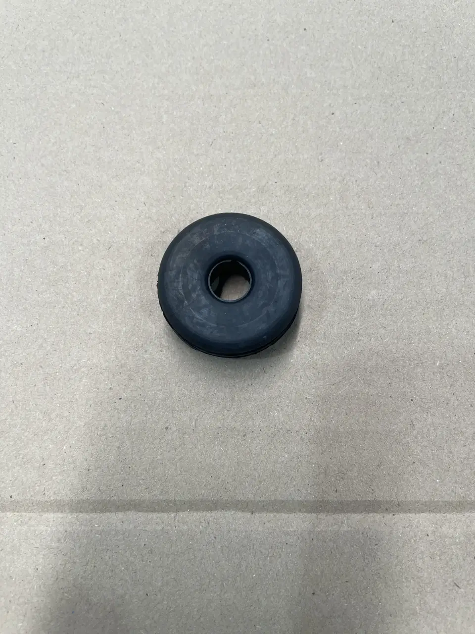 GROMMET