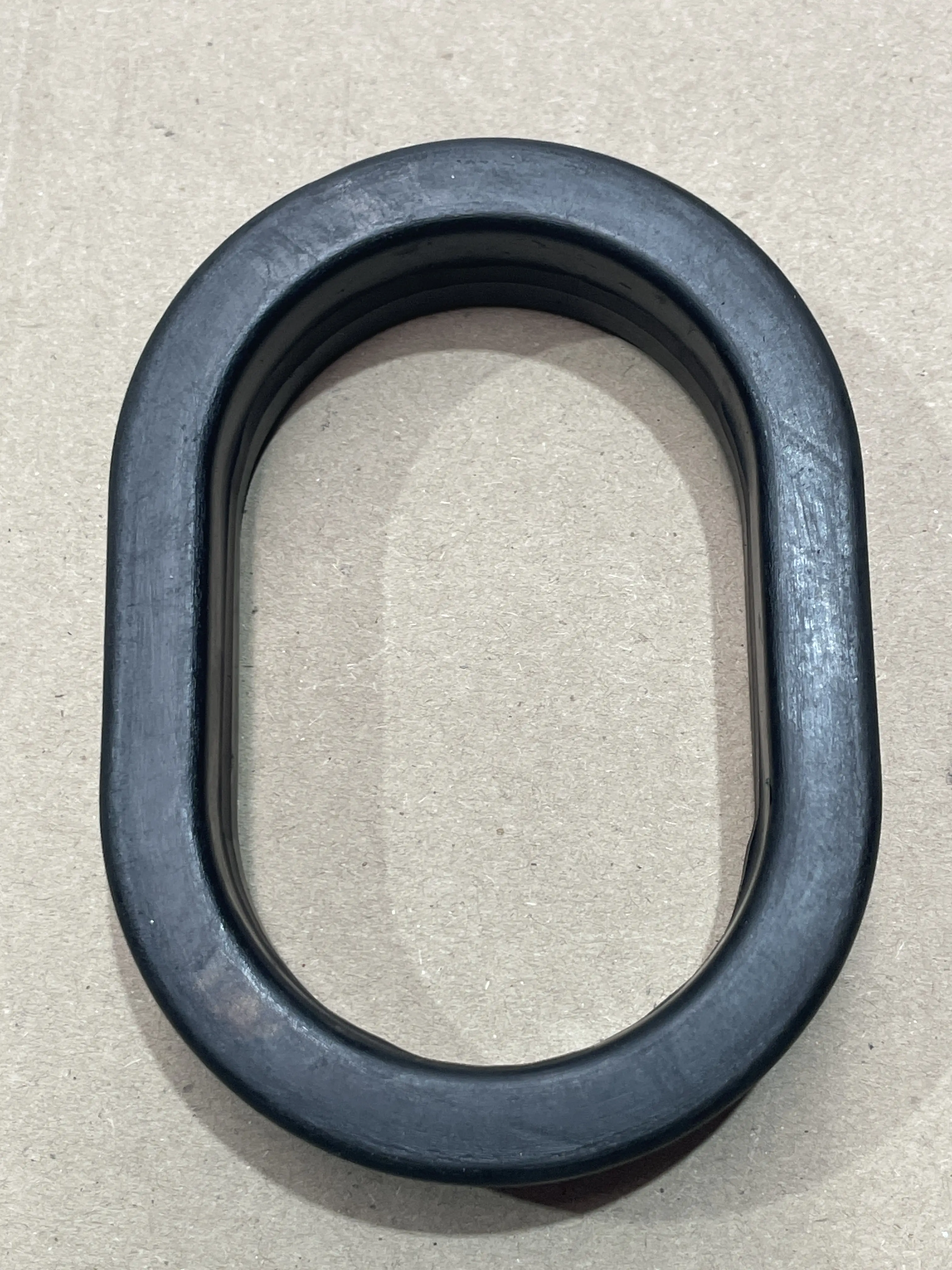 GROMMET