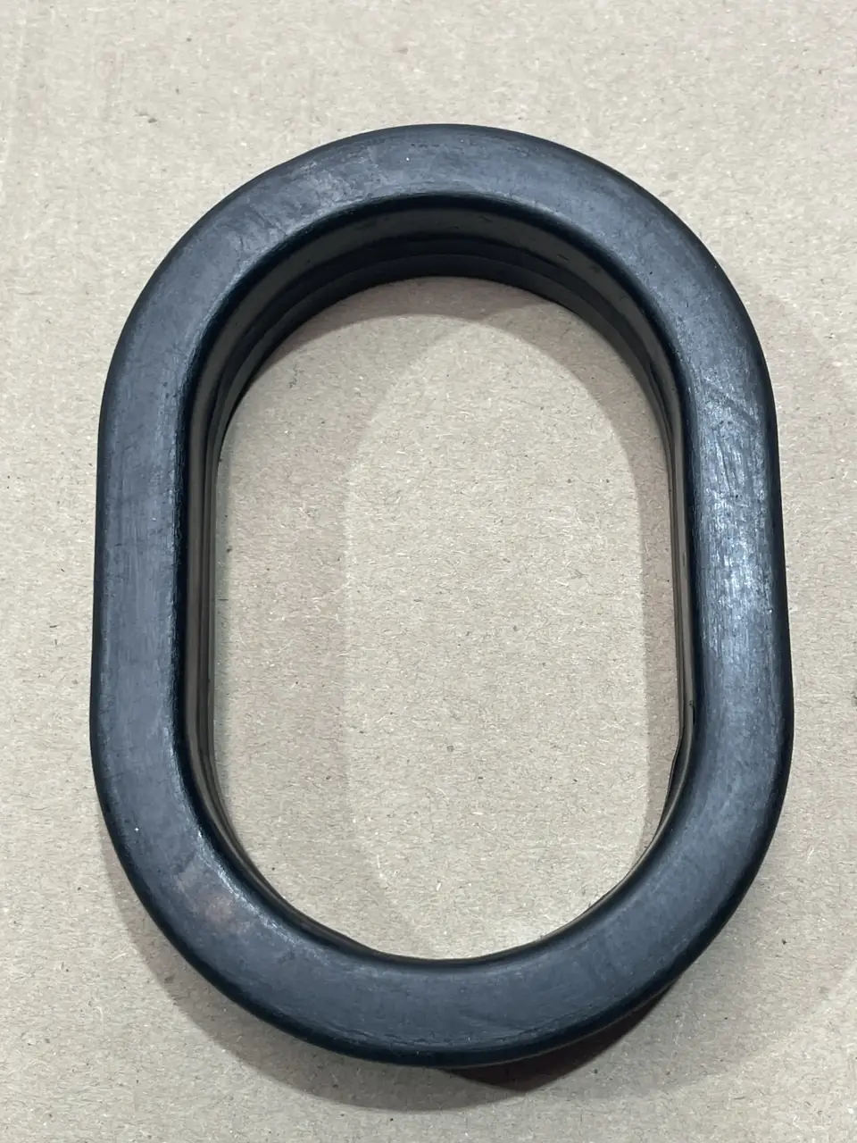 GROMMET