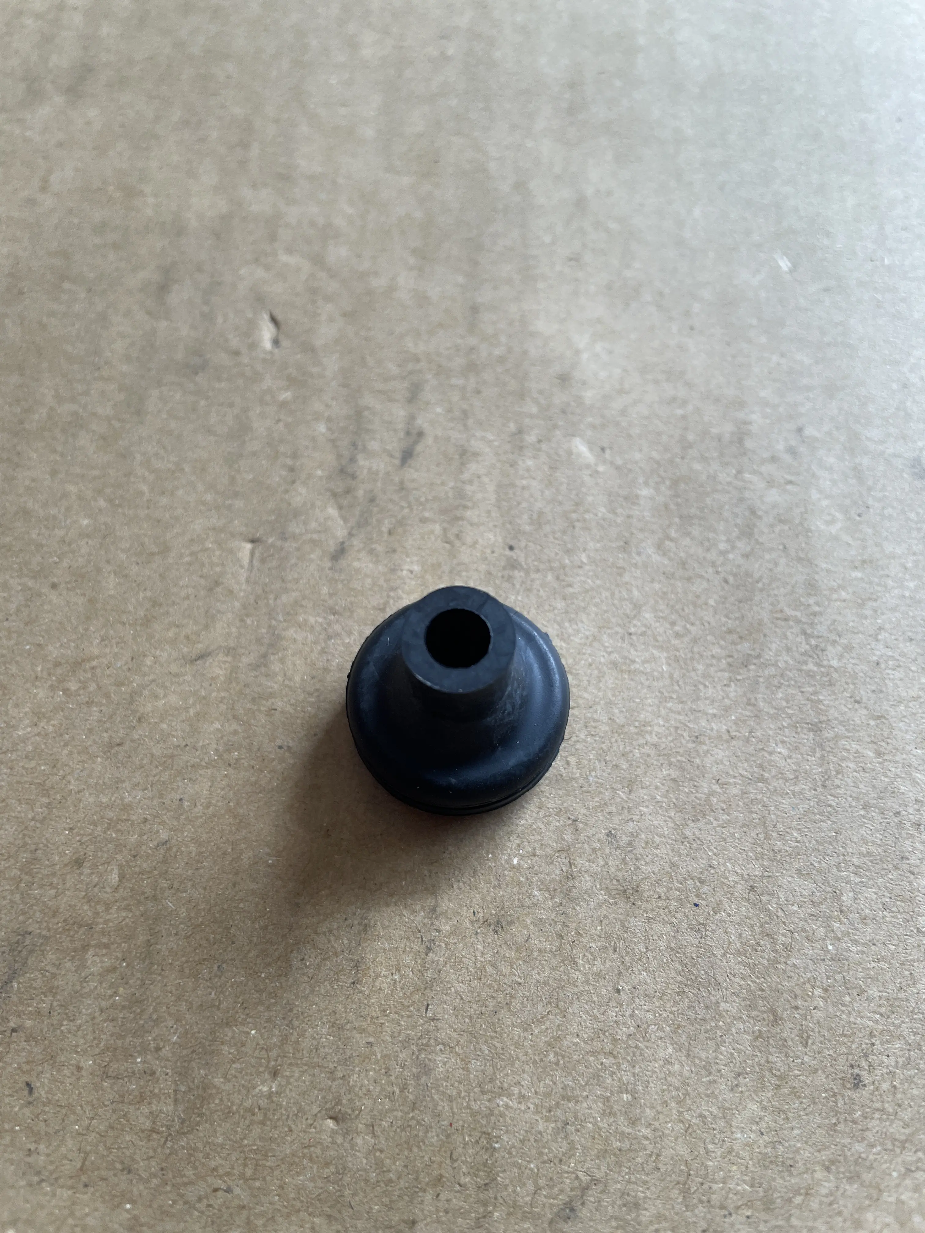 GROMMET
