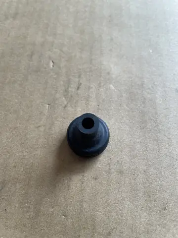 GROMMET