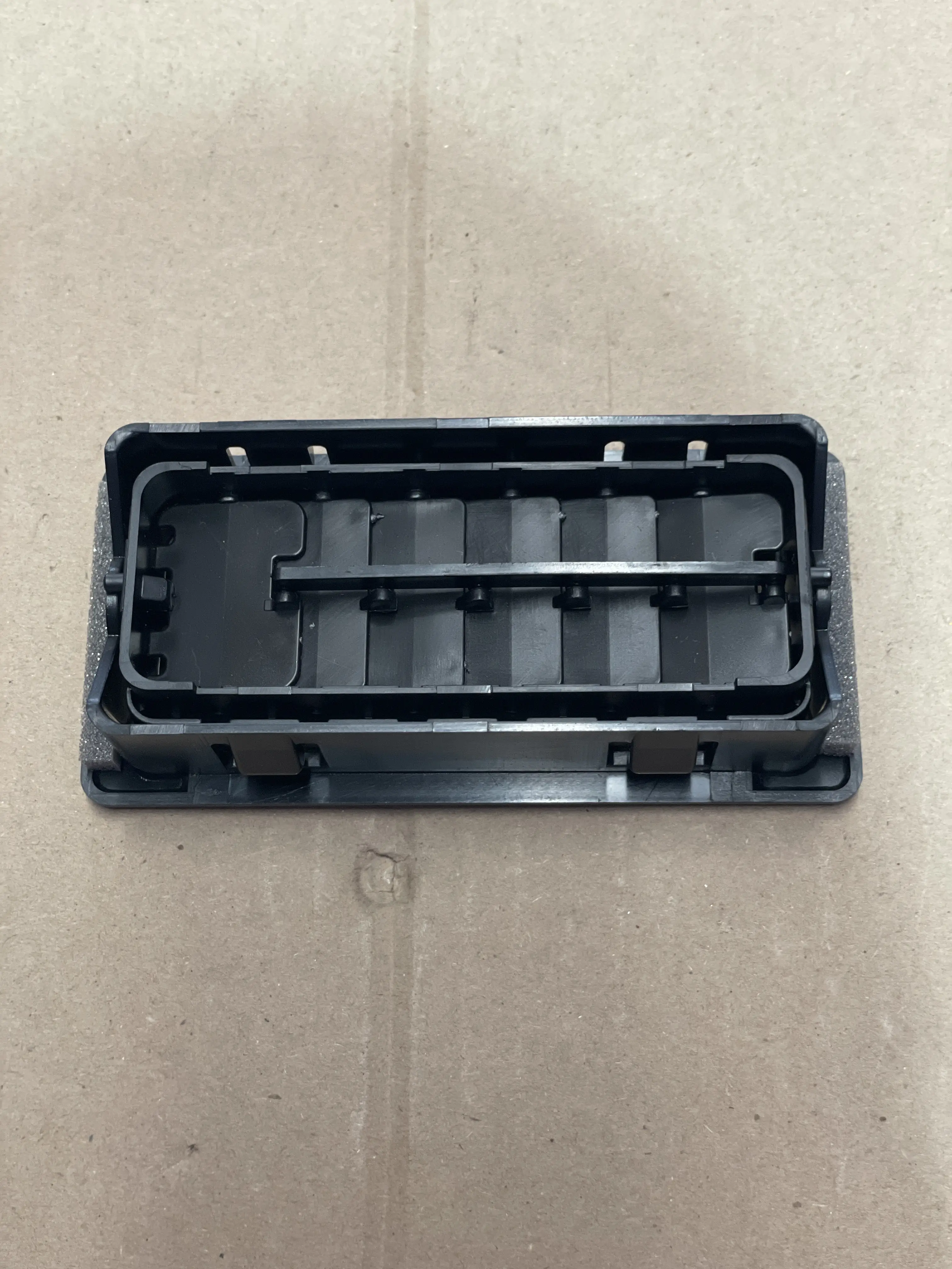 GRILLE