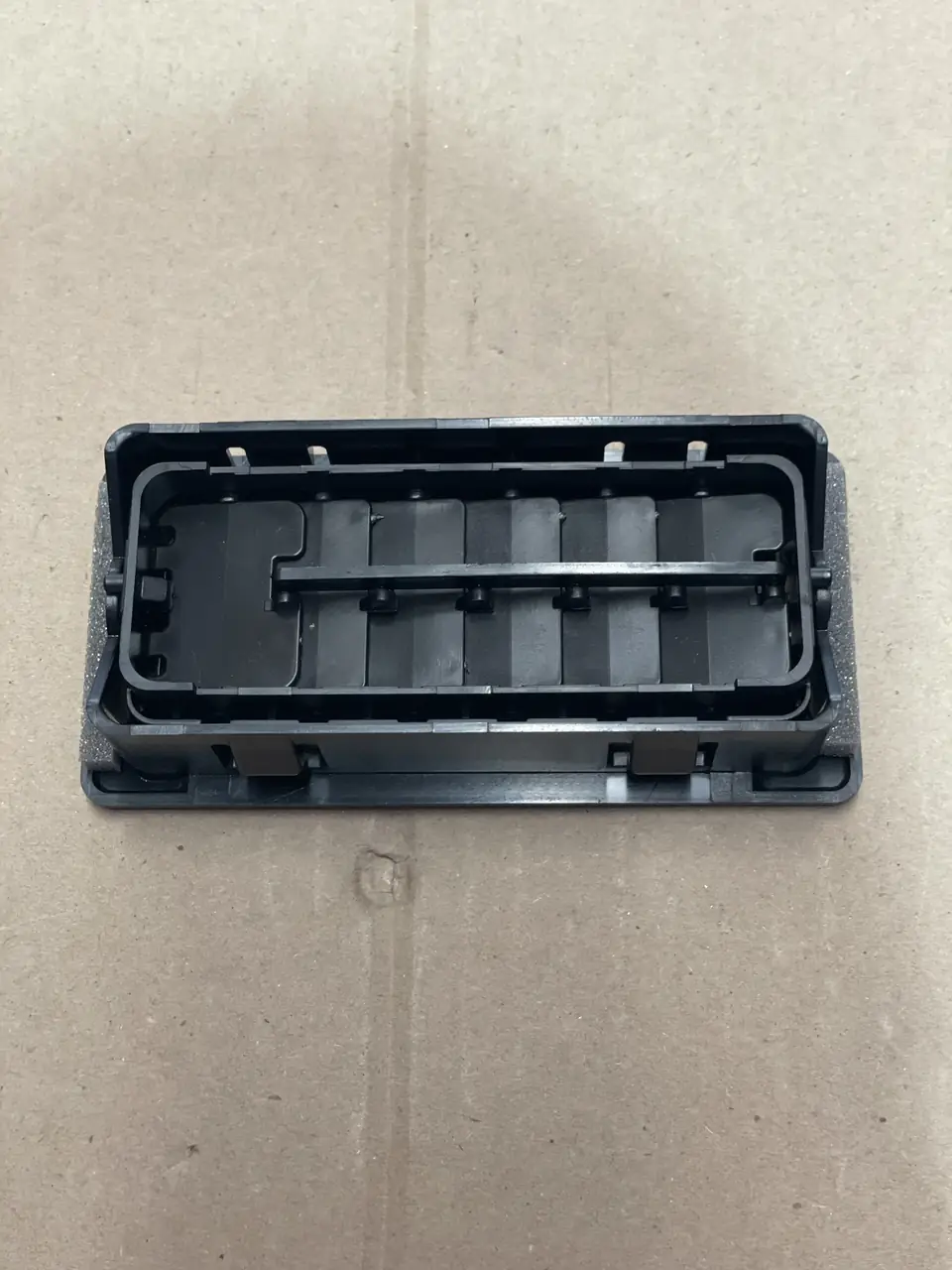 GRILLE