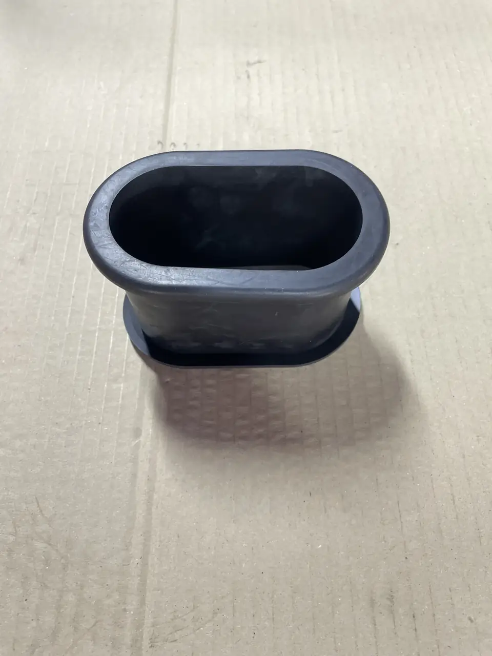 GROMMET