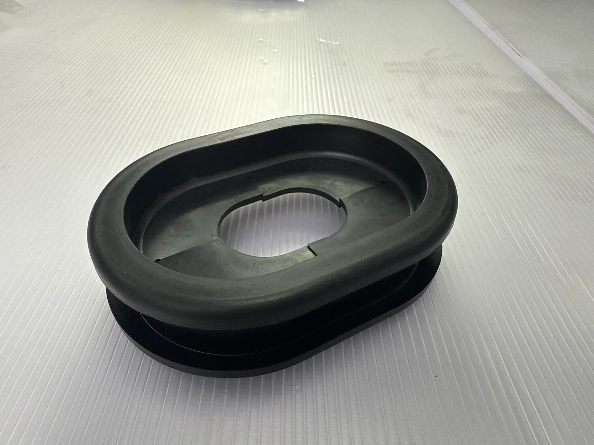 GROMMET