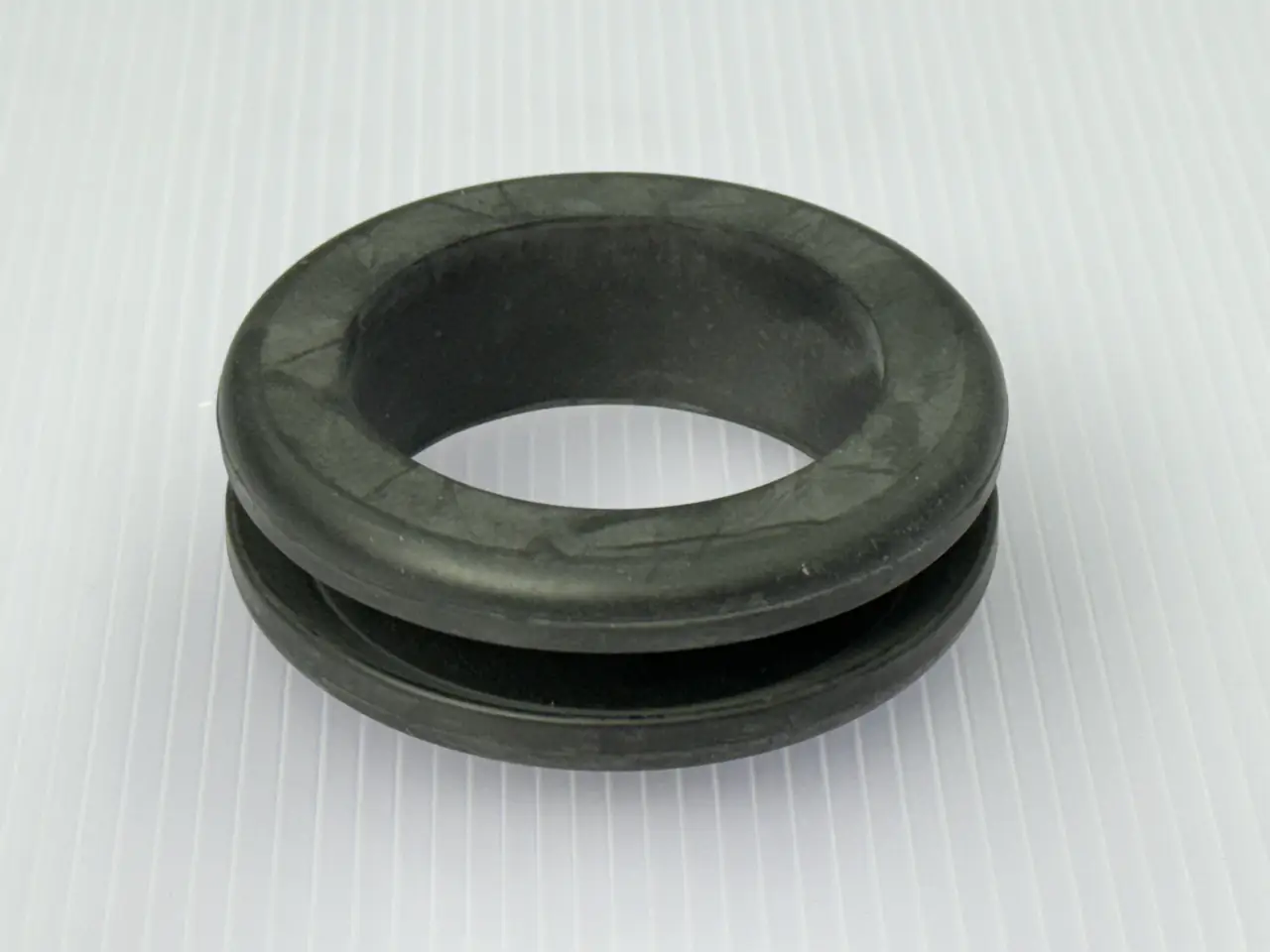 GROMMET